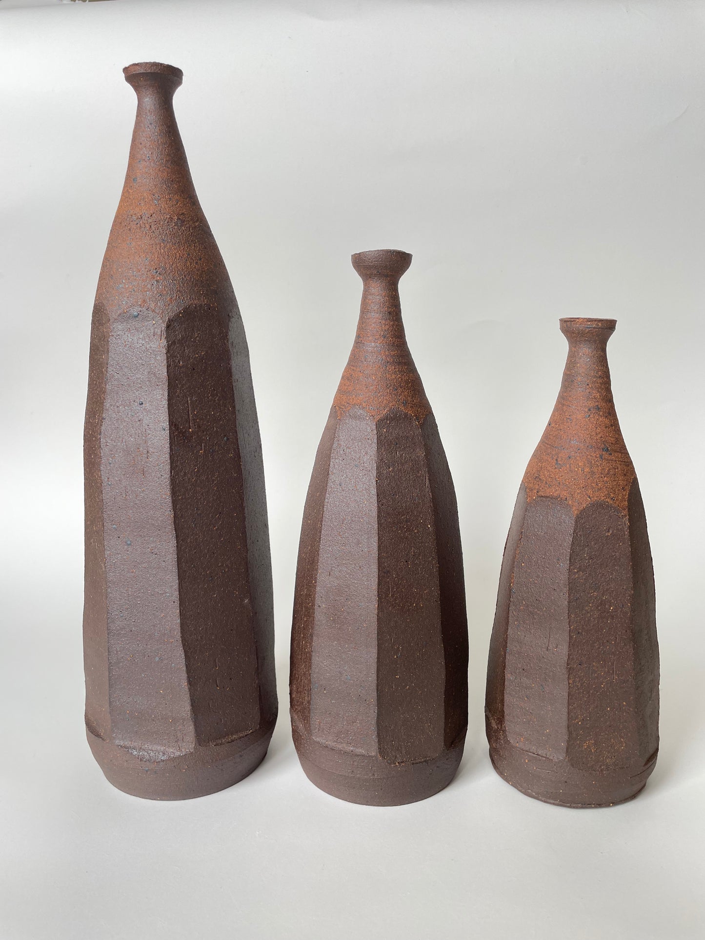 Faceted bottle-medium