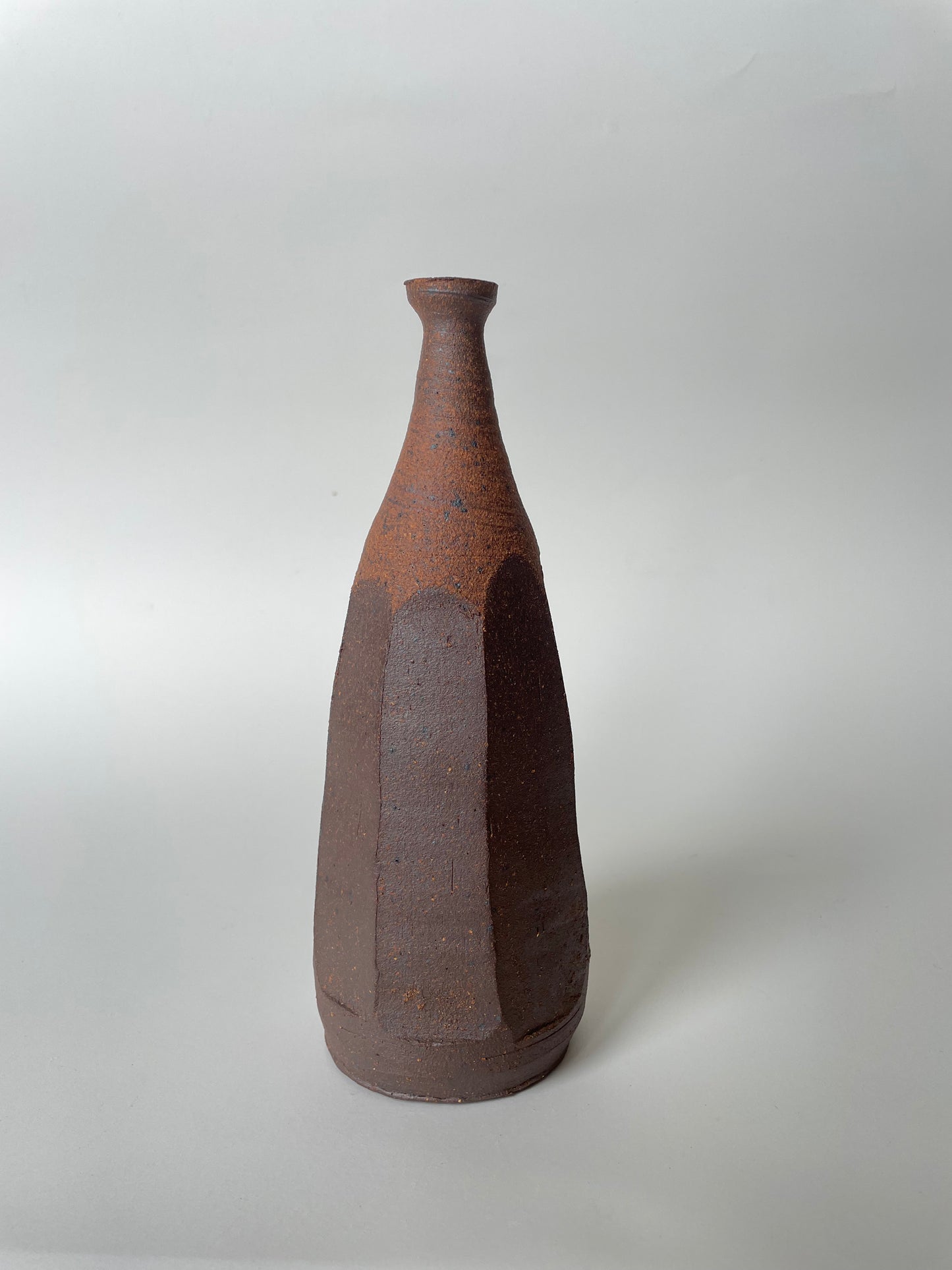 Faceted bottle-short